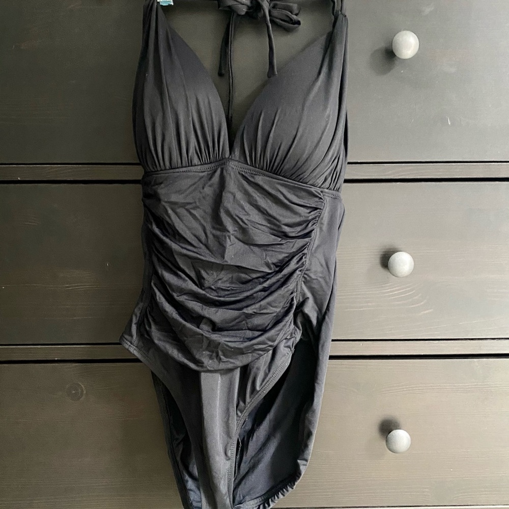La Blanca Island Goddess Mio One-Piece Swimsuit - Picture 3 of 7